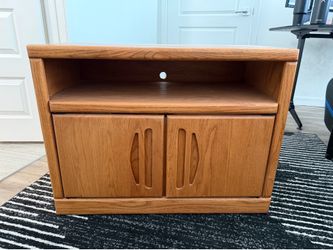 TV stand and TV