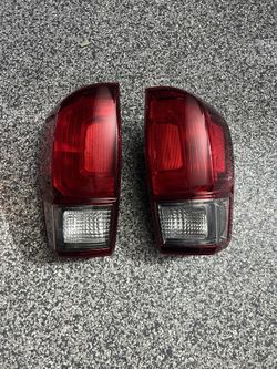 3rd Gen Tacoma Oem Rear Tail Lights $185