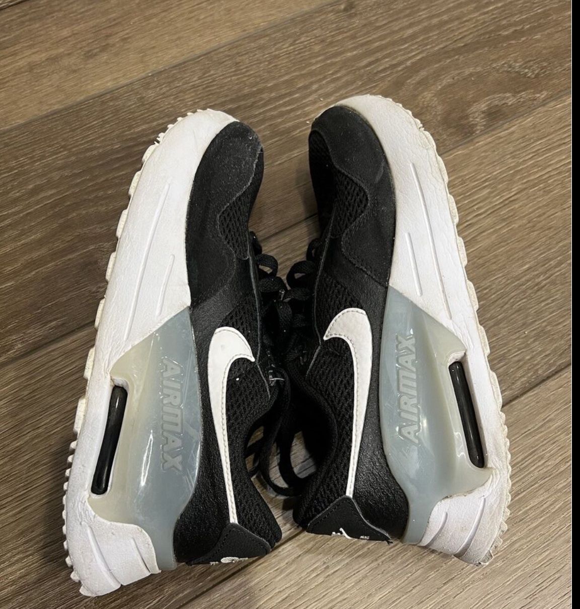 Nike tennis shoes