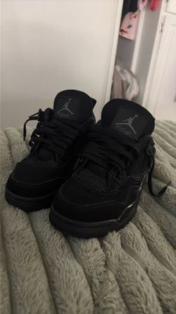 Jordan 4 Black Cats Size 5