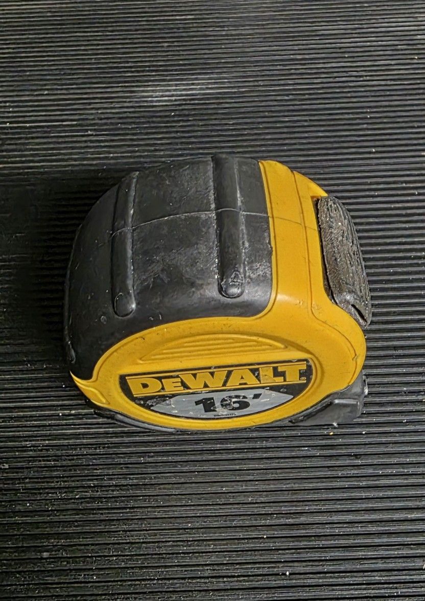 Dewalt 16' Measuring Tape