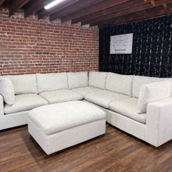 Delivery Available Costco gray 6pc sectional sofa couch retails 2000