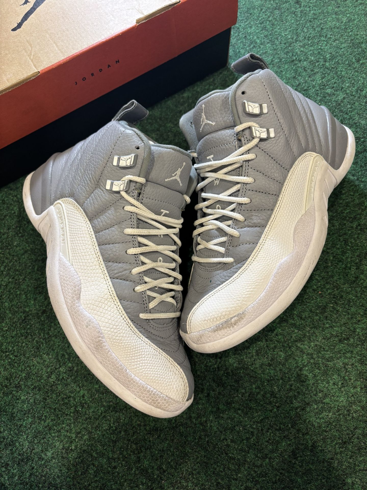 JORDAN 12 STEALTH SIZE 7.5M