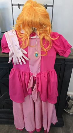 Princess 👸 Peaches Costume