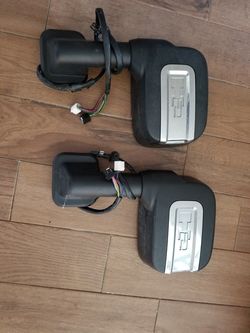 Hummer h2 left side electric mirror both left.