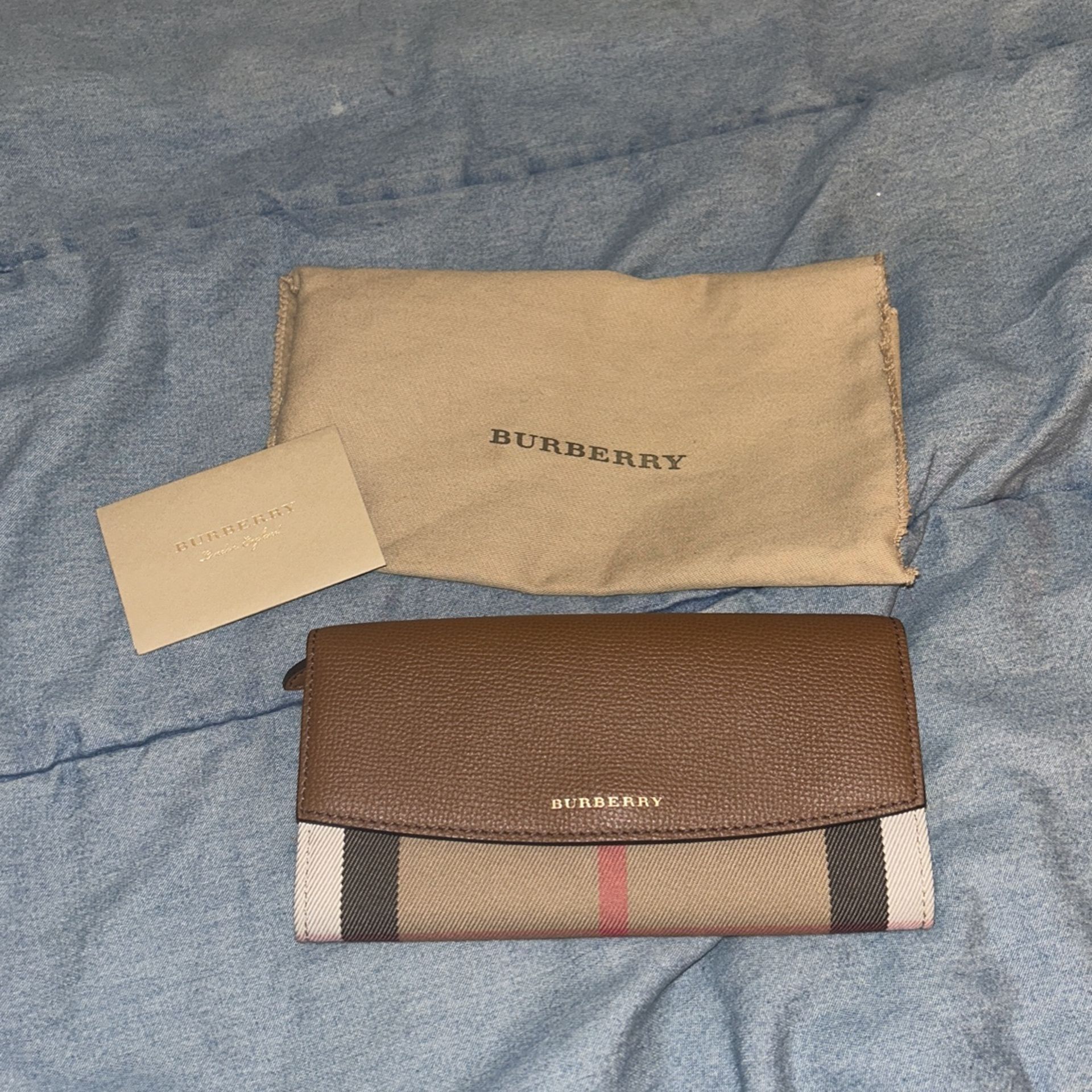 Woman’s Burberry Wallet