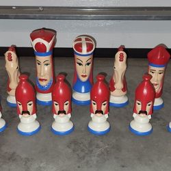 Vintag Ceramic Duncan Mold Hand Painted Medieval Chess Set Red & Blue