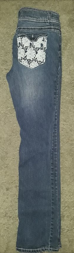 Girls vanilla Jean's size 16 eqivellant to size 3 juniors