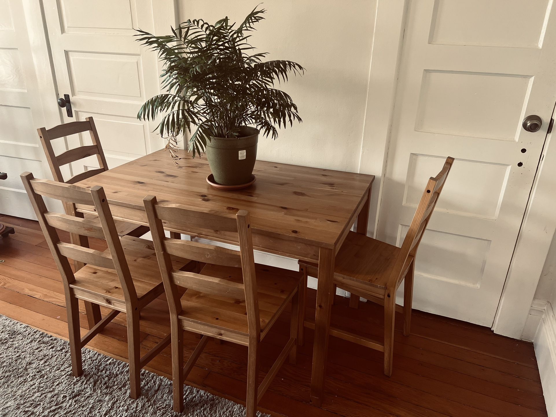 4 Chair IKEA Wood Finish Dining Table 