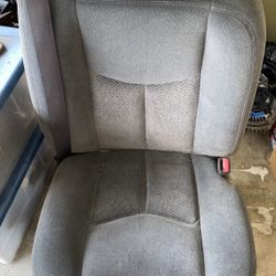 1999–2006 Chevy Silverado Passenger Seat – Grey Cloth (Super Clean)