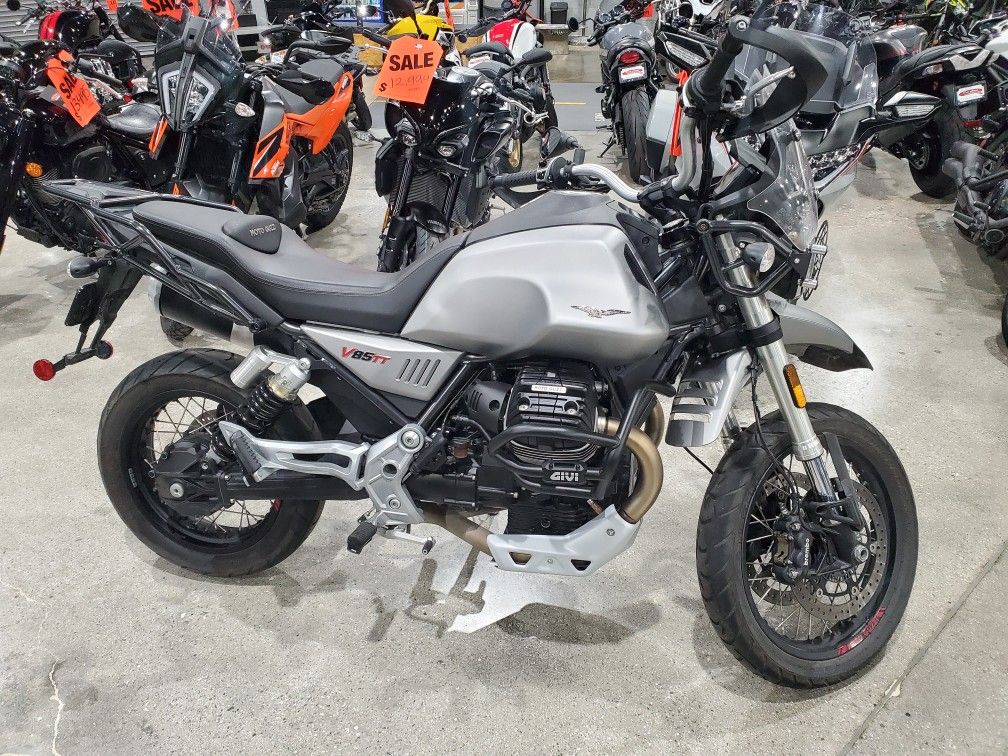 2020 Moto Guzzi U85 TT