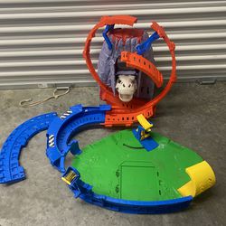 Hot Wheels Monster Trucks T-Rex Volcano Arena Sounds Work Used  Comes with everything pictured 