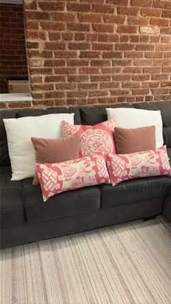 Decorative throw pillows