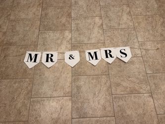 Mr and Mrs Sign