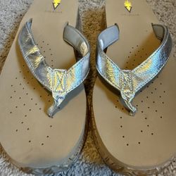 Women’s Flip Flops Size 10