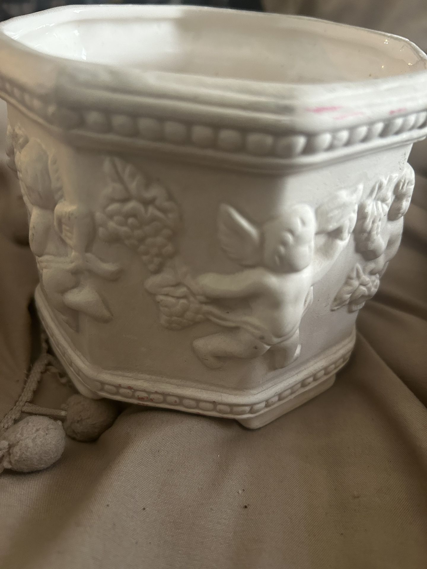 Vintage white Creamic planter