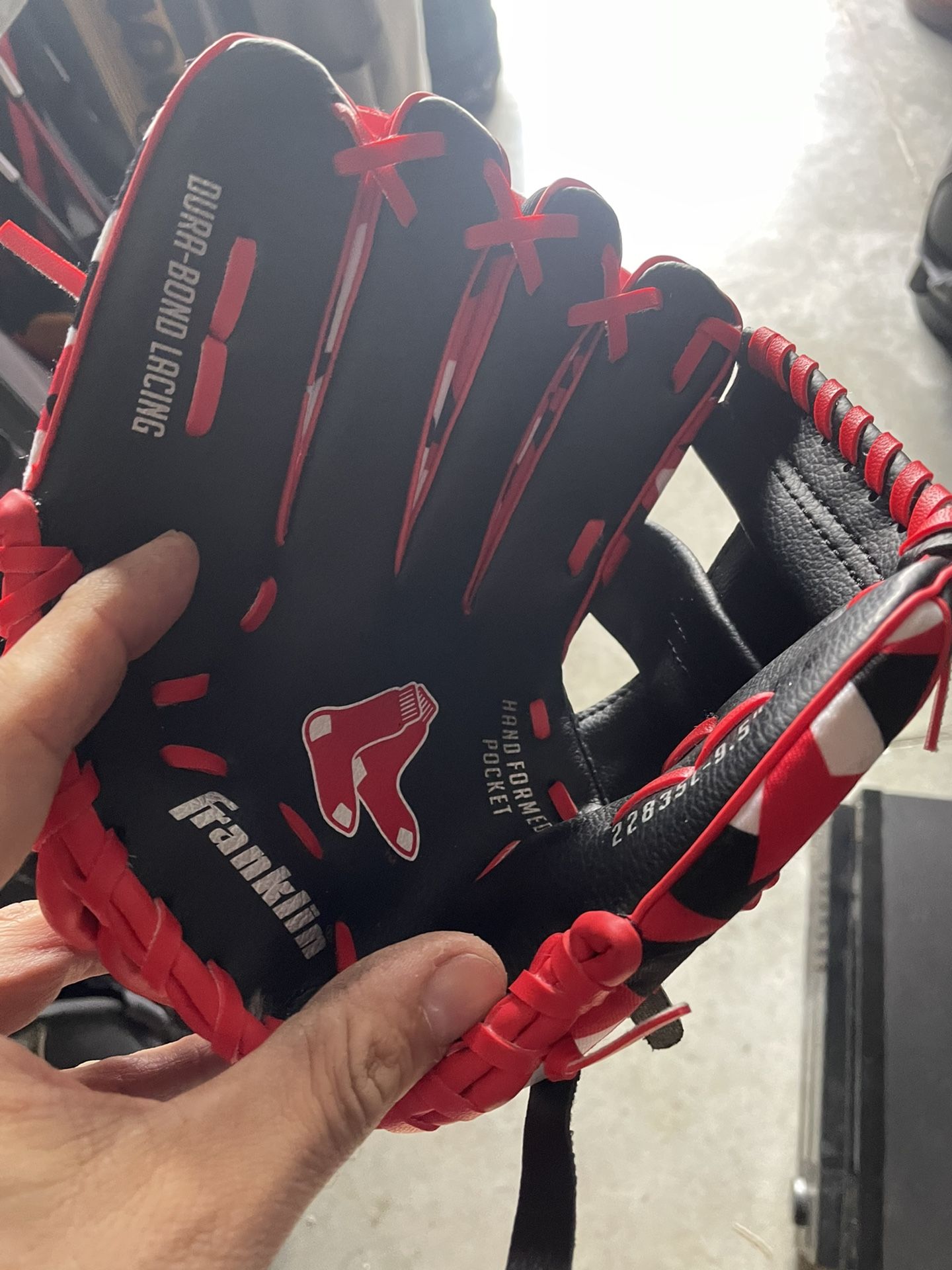 Baseball glove Hood 9 1/2 size 