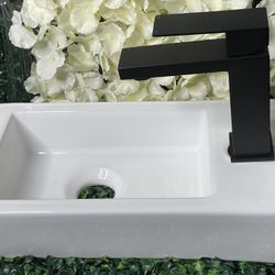 Small Rectangular Sink 