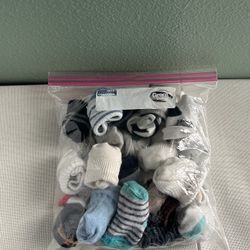 25 Pairs Of Socks - Size Infant Through 12 Months