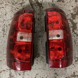 Factory Tail Light Assembly 07-2014 Chevy Tahoe/Suburban 