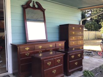 Bedroom Set Thomasville
