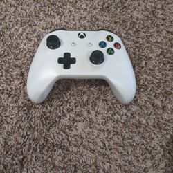 White Xbox One Controller