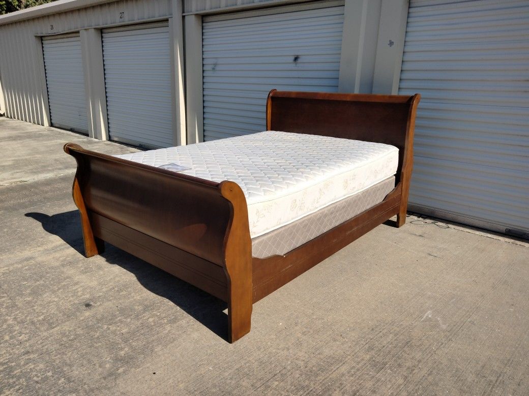 Queen Size Bed Frame Solid Wood 