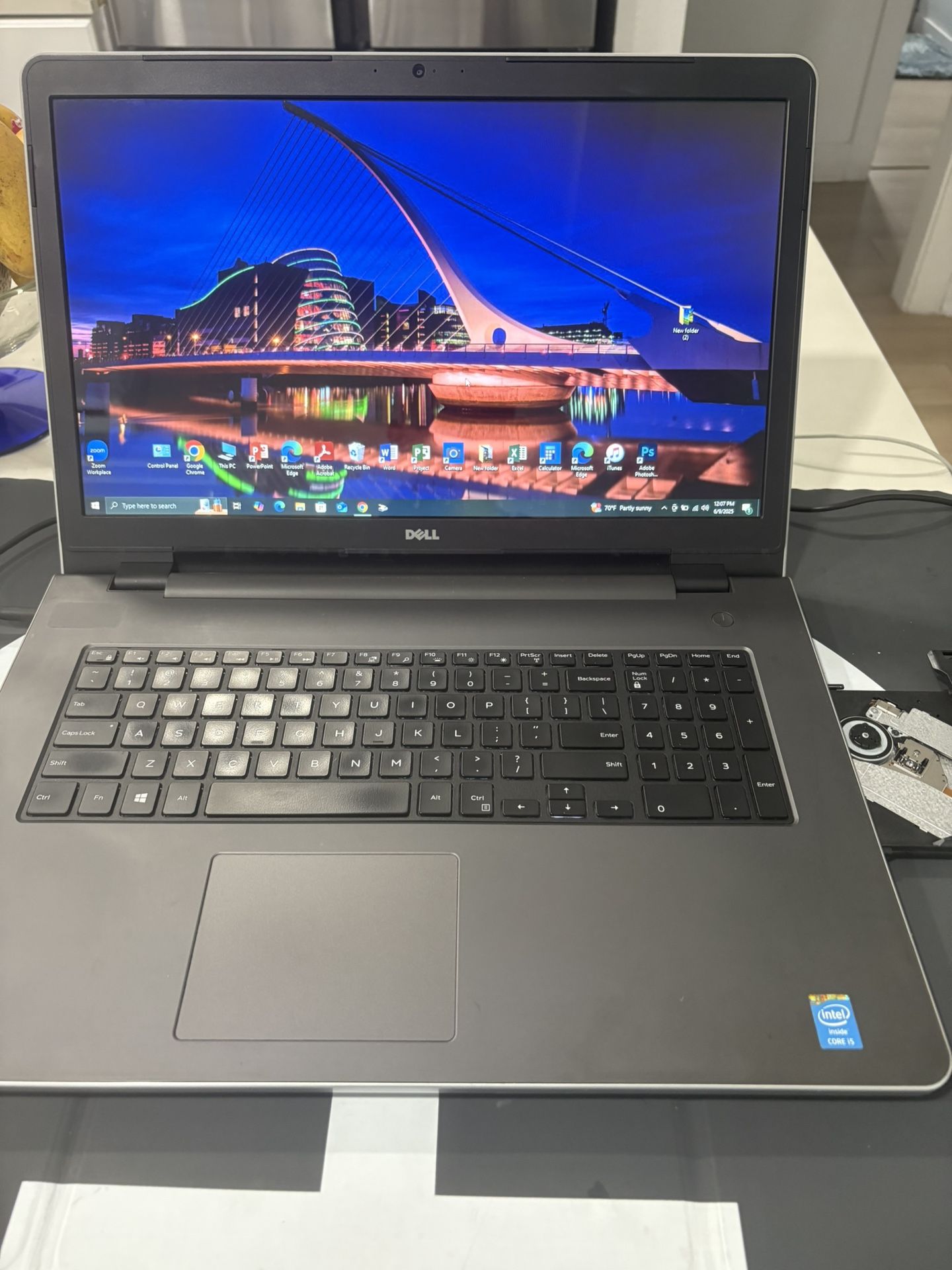 i5…i5…i5…i5. DELL INSPIRON model # 5758 LAPTOP WINDOWS 10 Professional ……… FULLY LOADED with MICROSOFT and PHOTOSHOP … installed and activated. (Y