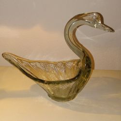 Glass Swan Figurine