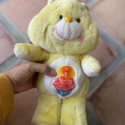 Vintage 1983 Kenner Care Bears BIRTHDAY BEAR Plush 13" Stuffed Yellow Cupcake