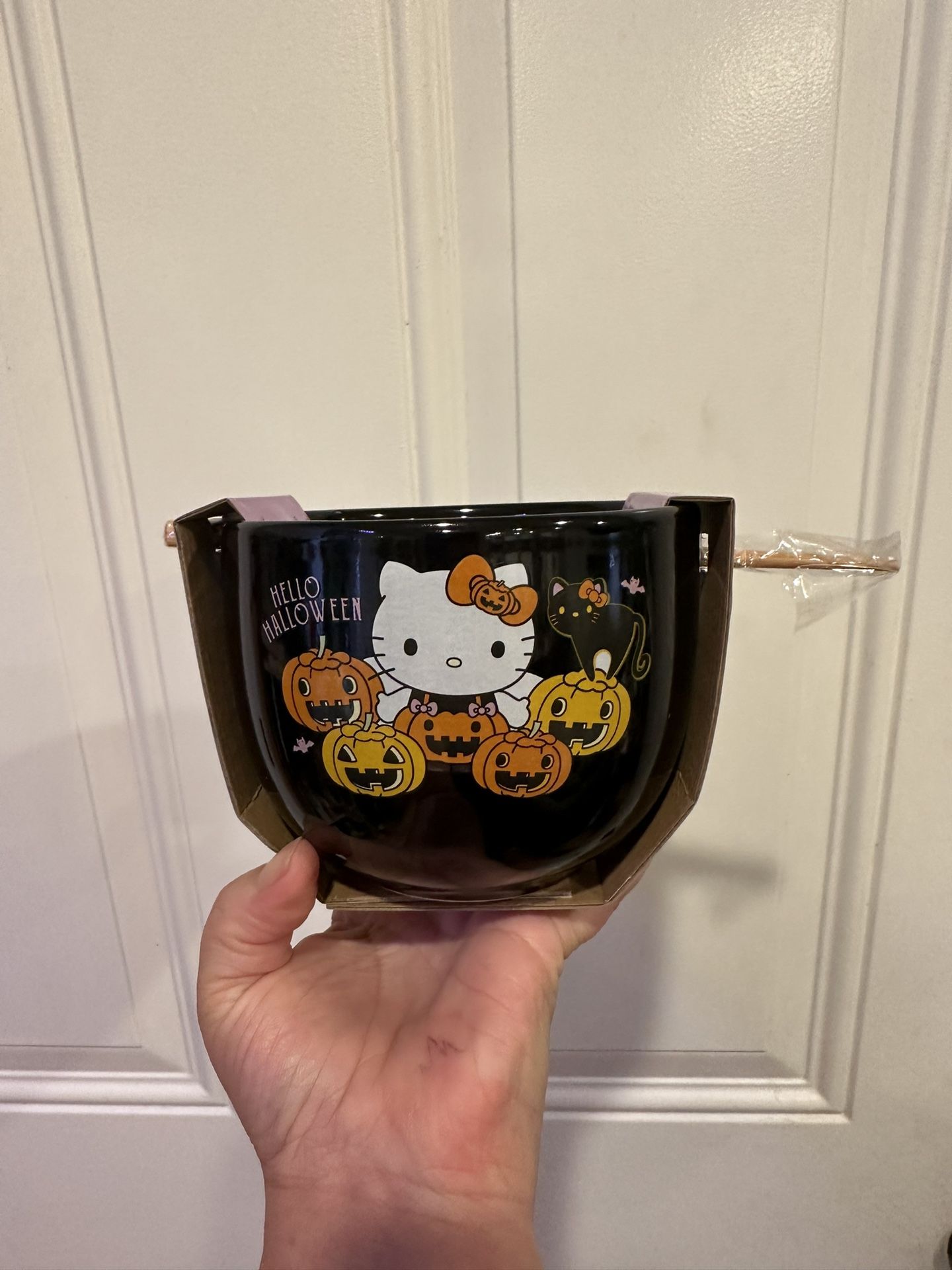 Hello Kitty Halloween Ramen Bowl