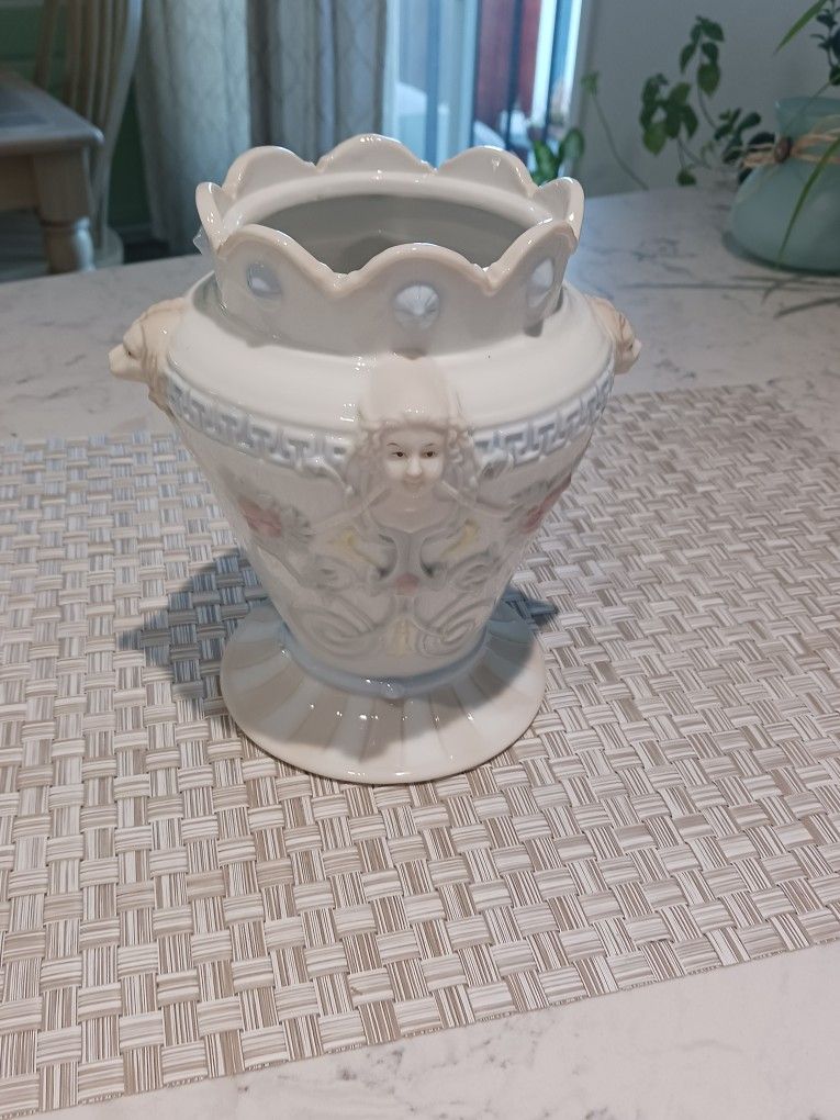 Vintage Decorative Vase. Ladies Lions And Flowers.