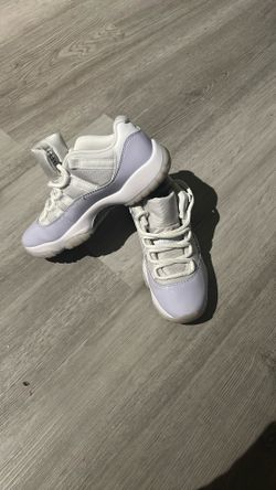 Jordan Retro 11 , Pure Violet, Size 8 Wms