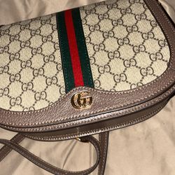 Gucci Ophidia Small Shoulder Bag in beige and brown
