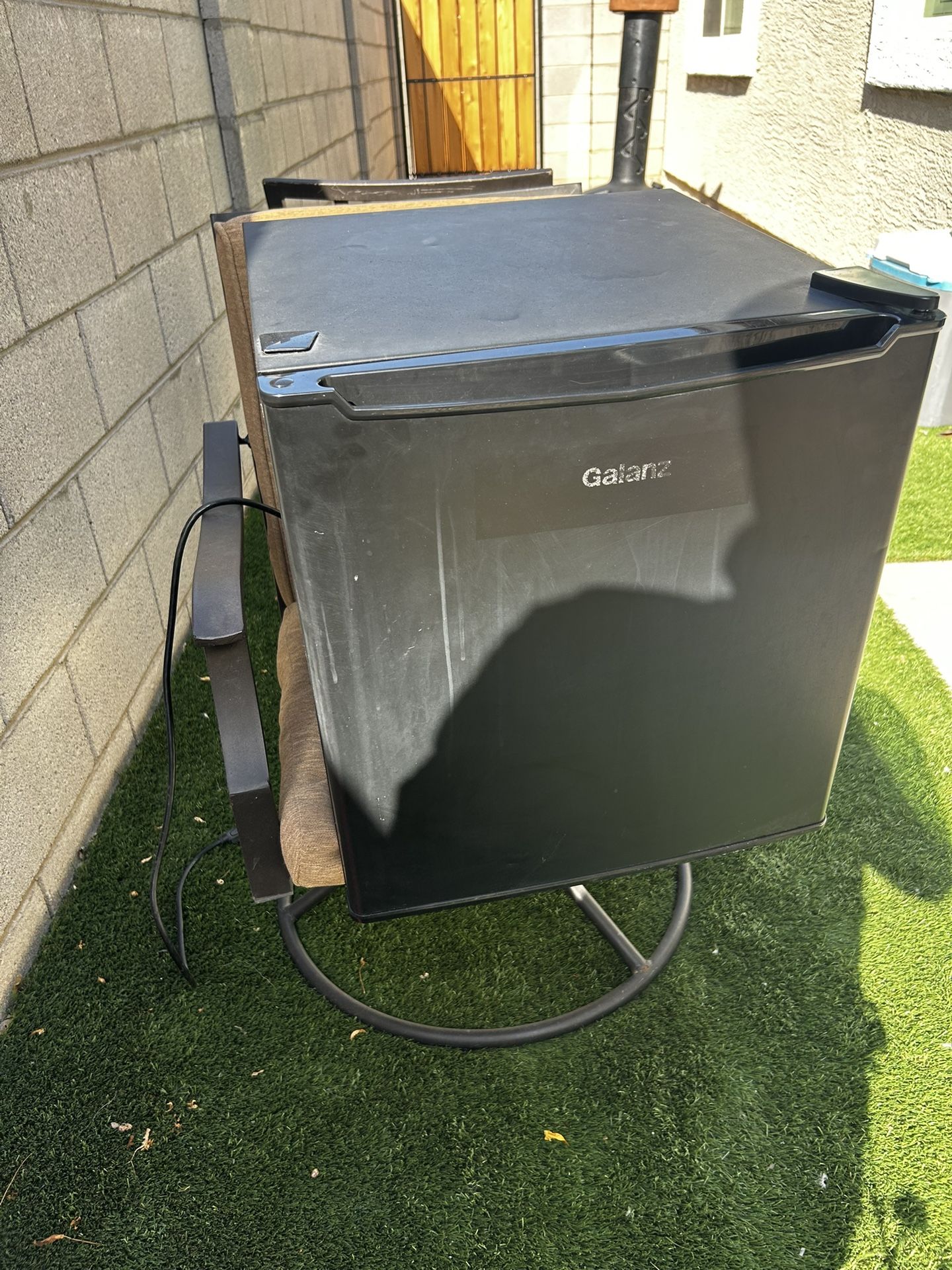 Galanz Mini Fridge