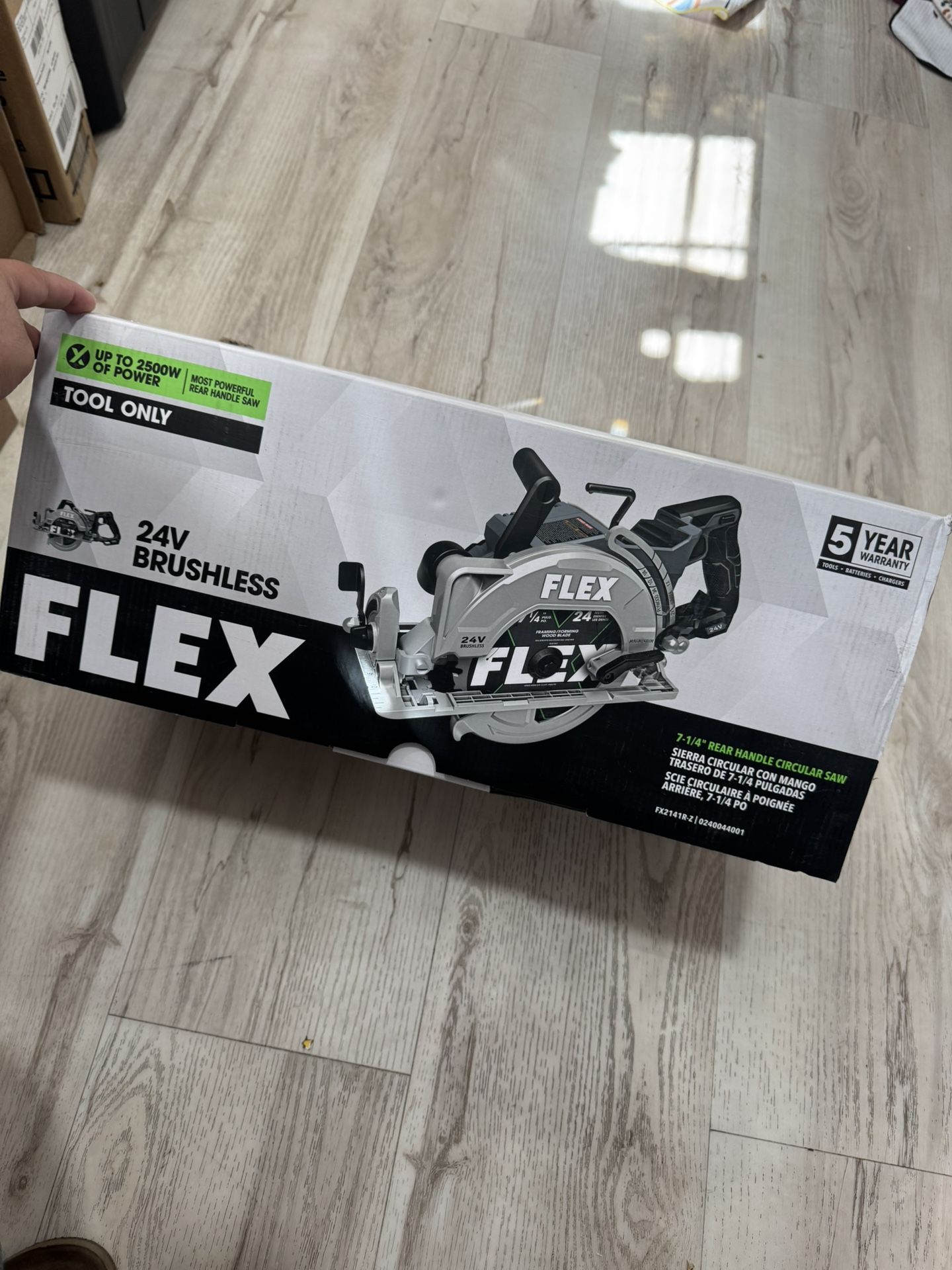 Brand new flex Rear Handle 24-volt 7-1/4-in Brushless Cordless Circular saw