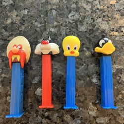 Lonely Tunes Pez dispenser  Tweety bird, Sylvester , Daffy Duck and Yosemite Sam