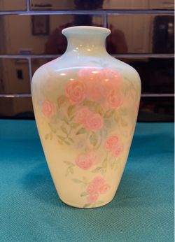Beautiful antique hand painted vase by Rosenthal of Germany.