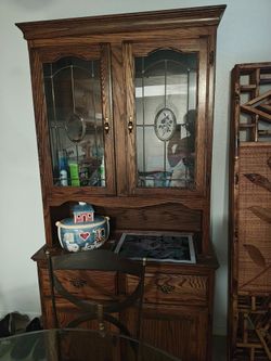 Kitchen cabinet
