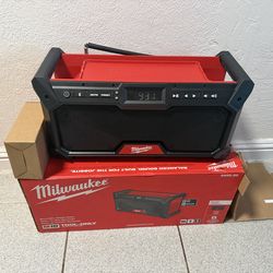 Milwaukee m18 Bluetooth radio