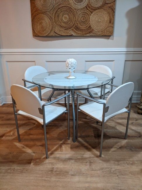 Modern White Tempered Glass Dining Set