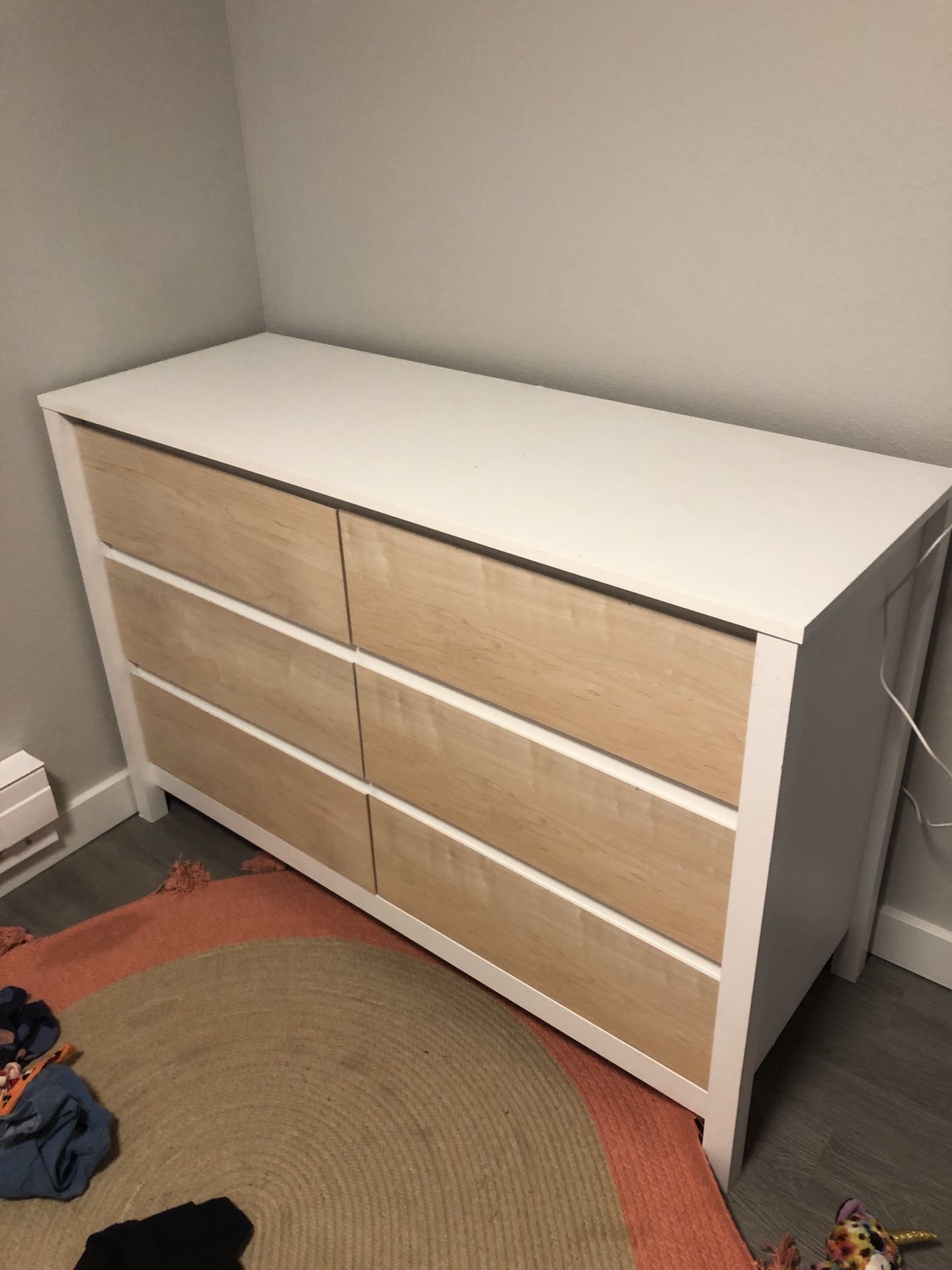 White 6-Drawer Dresser