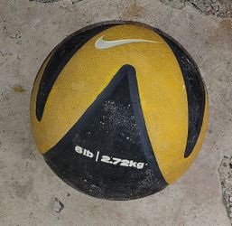 Nike Medicine Ball 6 Lbs