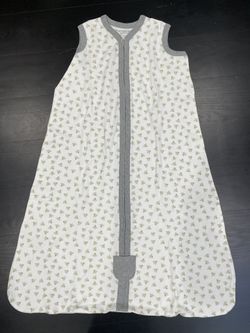 Burt’s Bee Wearable Blankets - New