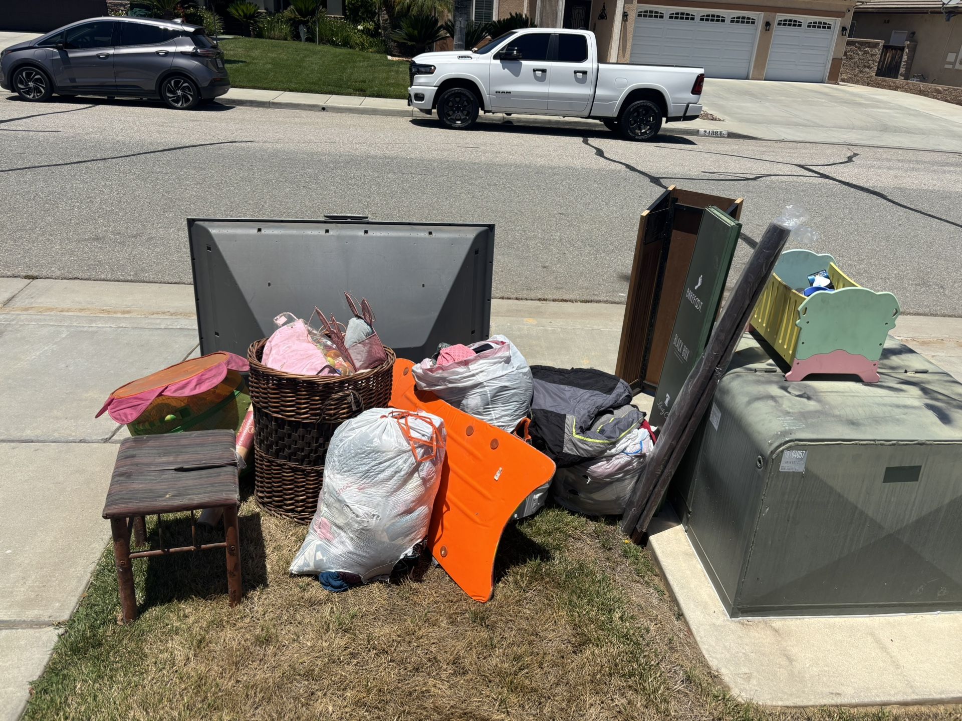 Free Stuff Curbside Pick Up Springbrook Way Menifee
