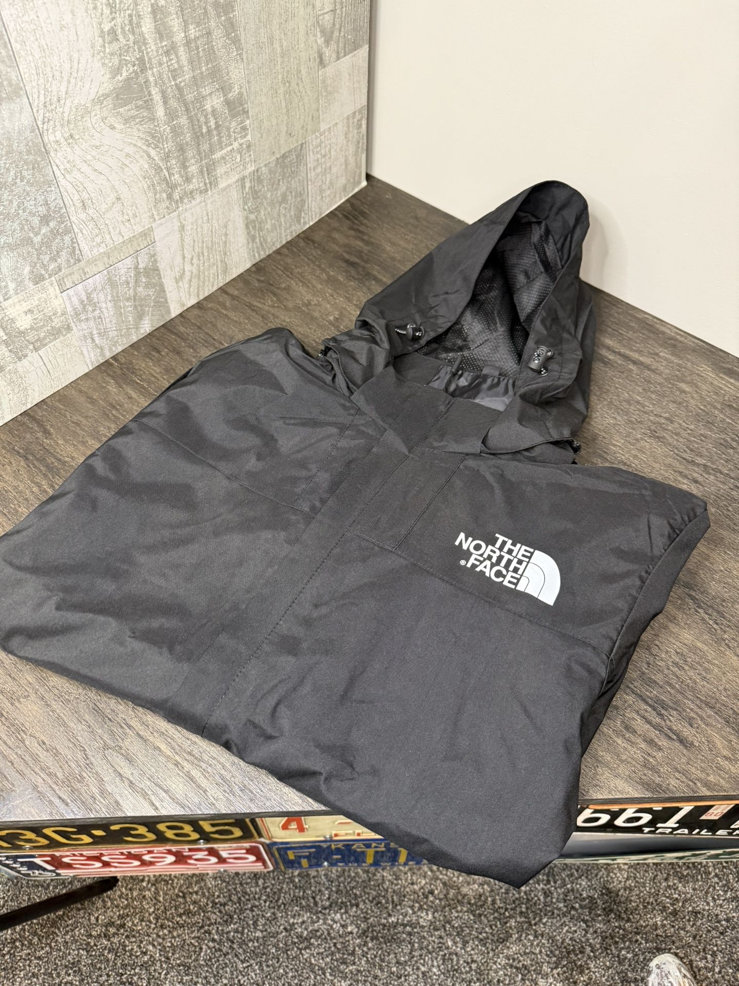 Men’s North Face Jacket NEW