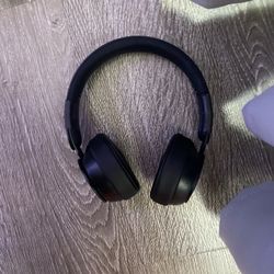 beats solo3 on ear