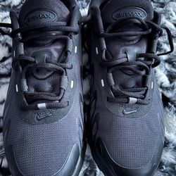 Nike Air Dn8  all Black size 9