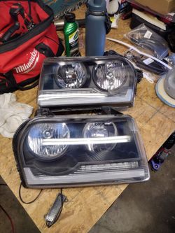 2010 Chrysler 300 headlights (Pair)
