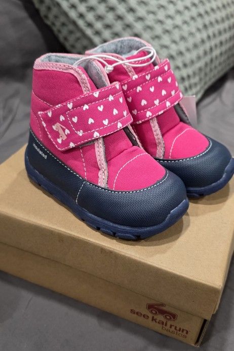 New See Kai Run winter waterproof boots size 6 toddler 